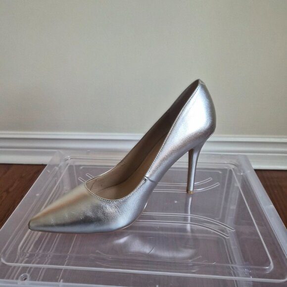 White House Black Market Silver Pumps, Leather, Size 8 1/2 - Picture 7 of 12